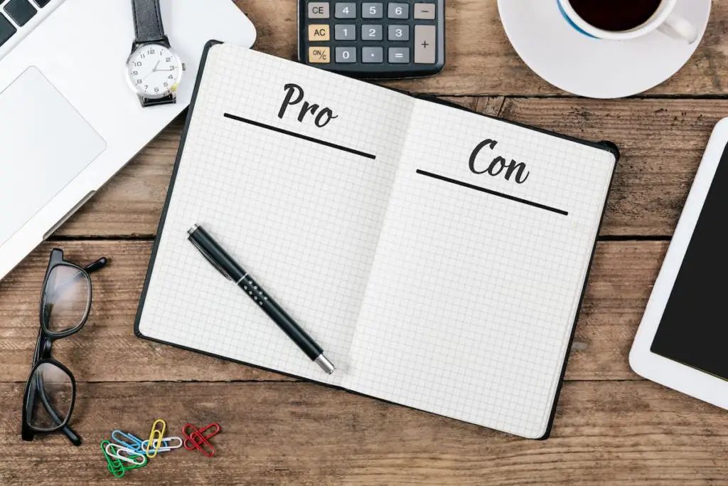 Pro and Con lists in note pad - Carnivore Diet Pros and Cons